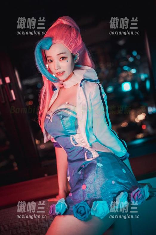 Bambi(밤비)的最新兔女仆图集更新，妥妥的莫名其妙又可爱！
