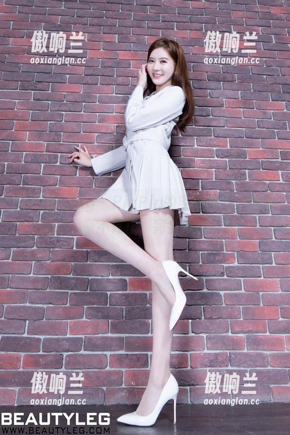 Beautyleg - PinPin的空姐摄影，挥别圣光，毫不做作，完全放飞自我。