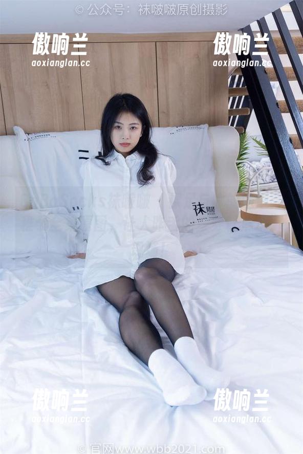 BoBoSocks袜啵啵 - 裸足与水的邂逅：稚予全集原图，让人咋舌的“穿鞋淋水”现场！