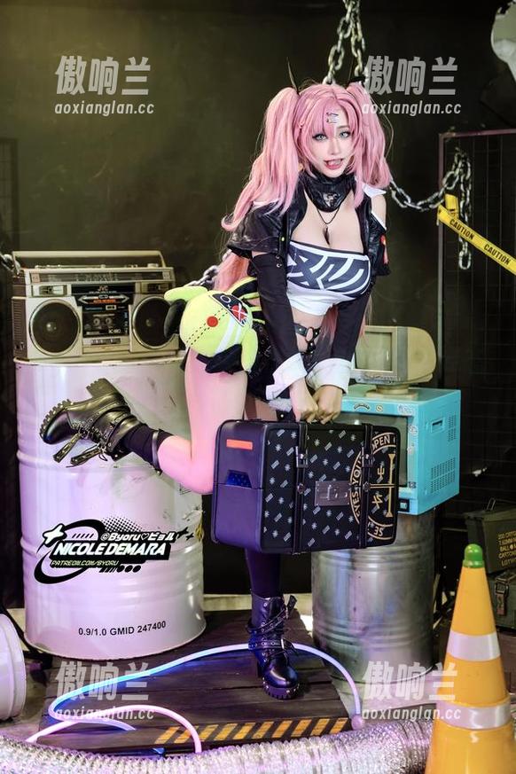 Byoru Byoru的新写真集里黑崎一护的那种姿态,恭喜更新!