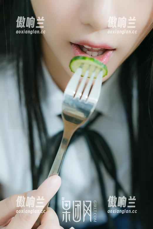 GIRLT果团网-梦心月 GIRLT果团网 - 摇曳在梦心月眼镜间,这套图更新真让人难以自拔!