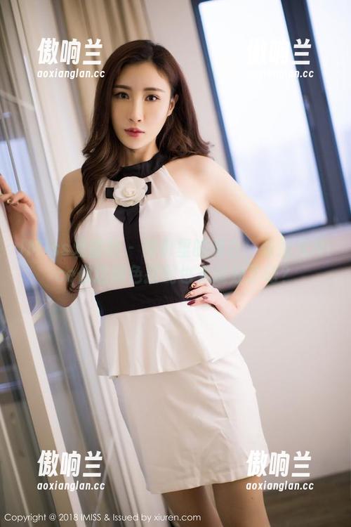 IMiss爱蜜社-张思允Nice IMiss爱蜜社 - 图包里的纯白:张思允Nice你这颜色搭配也太过分了吧?