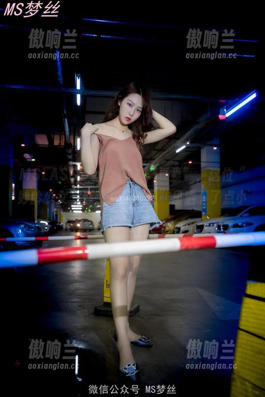 MSLASS梦丝女神-夏素 MSLASS梦丝女神 - “夏素”,这位“妙龄少女”似乎在“美图”里洒下了点小小的桃心。