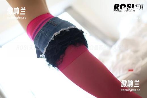 ROSI ROSI天台的套图下载,今天我们约会最高的‘人生’!