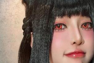 Tiny Asa春丽大作战,私房图包里藏着什么呢?快来一探究竟。