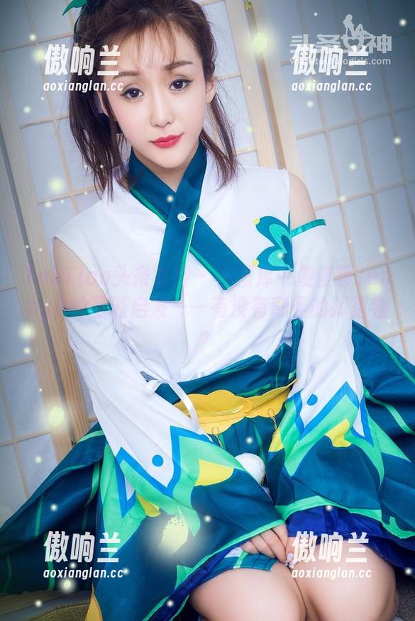 TouTiao头条女神-JennyR TouTiao头条女神 - 在图库中傻傻等JennyR的圣诞启发——有没有奇怪的掉落物?