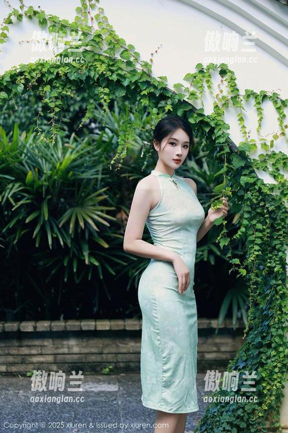 Xiuren秀人网-养乐多Doll Xiuren秀人网 - 短裙的养乐多Doll,私房写真不太正经的欢乐