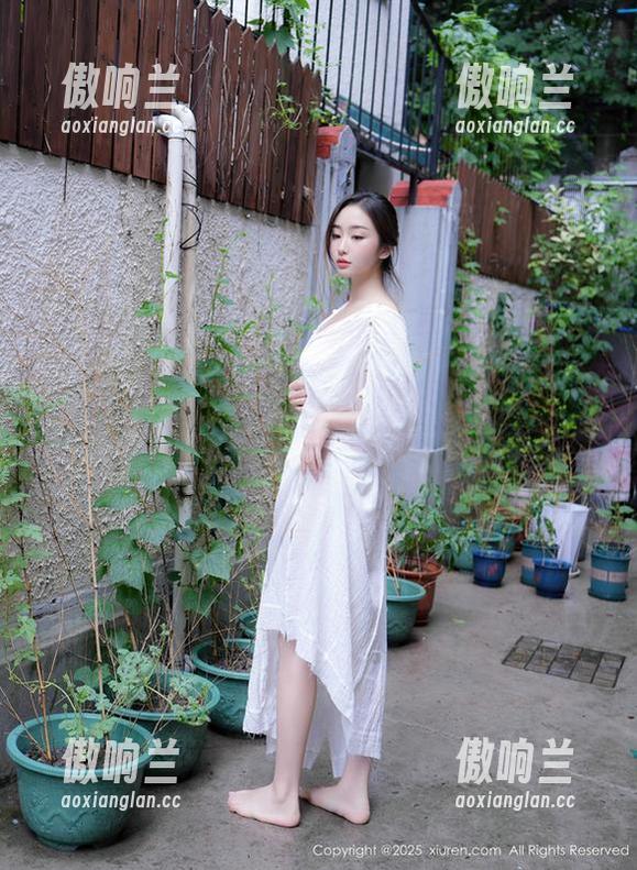 Xiuren秀人网-小逗逗 Xiuren秀人网 - 小逗逗的无圣光下,秘书的不同心事悄然流露。