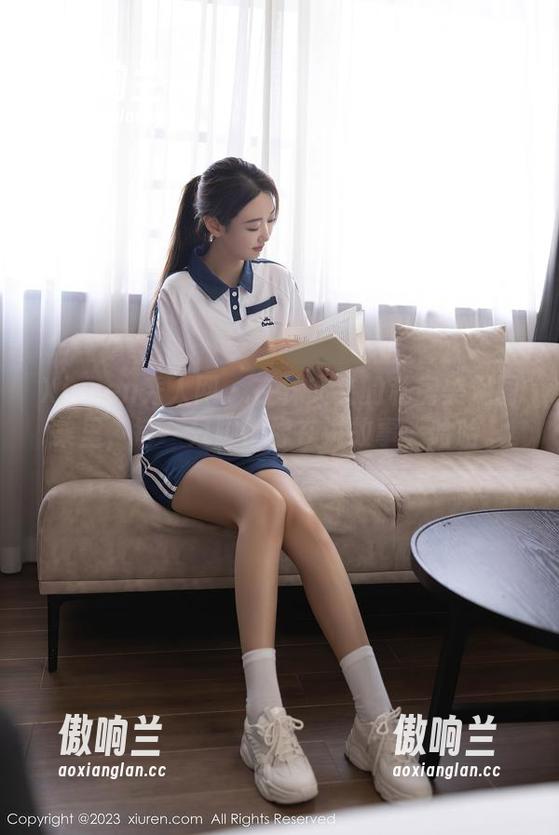 Xiuren秀人网 - 在林文文的私房美足图集里，每一只脚都像在讲故事，哈哈。