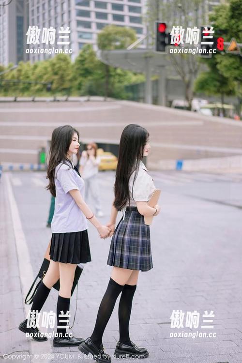 YouMi尤蜜荟-夏沫沫tifa YouMi尤蜜荟 - 在无圣光的拥抱中,夏沫沫tifa的自拍作品悄然绽放