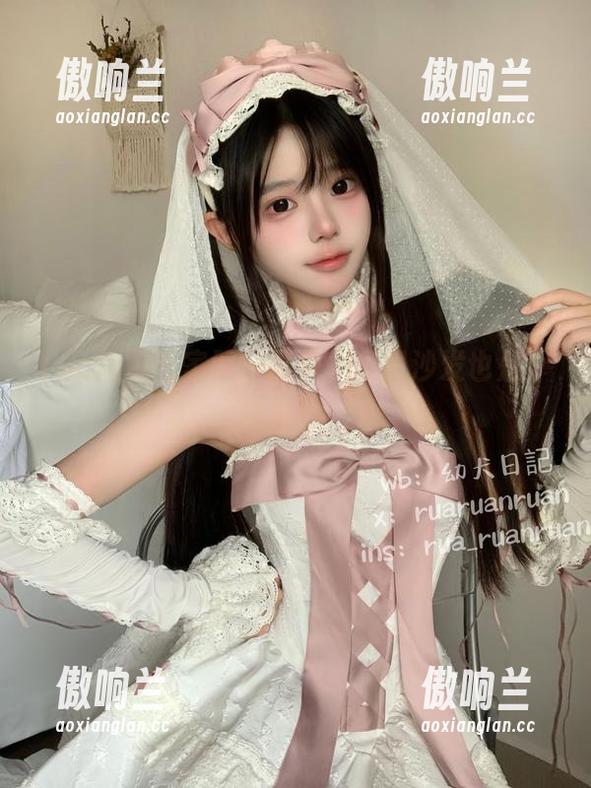 rua阮阮 rua阮阮居家照:原来,家里沙发也是个摄影师!