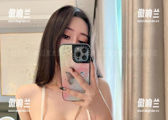 微密圈 - 作品集大赏：不爱笑的赛琳式职业装，能不能颠覆你眼中的‘职场’？