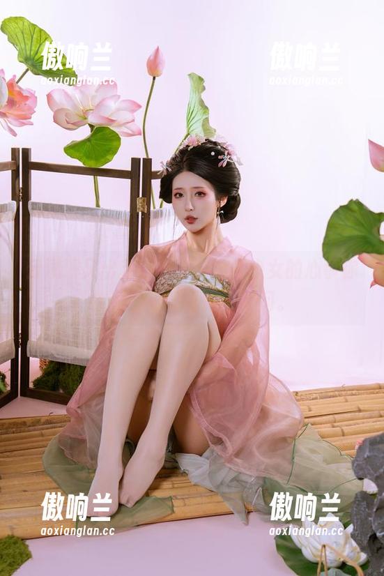 云溪溪 云溪溪又出新图包了,神明少女的心事你我都看得见可也不敢问。