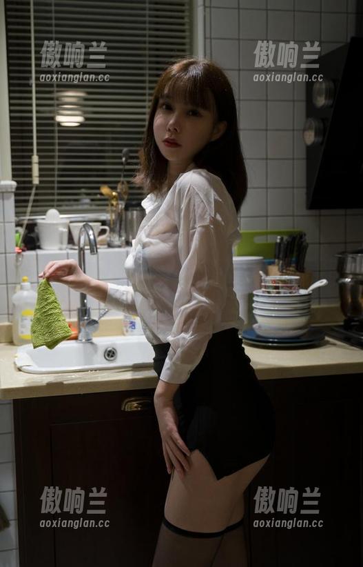 亚马逊鲶鱼 美图的颤动:亚马逊鲶鱼在爱宕打歌服中游弋