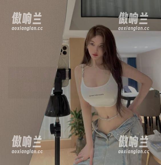 周妍希 微密圈 - 周妍希的内购美图,黑裙红丝混搭玩法合集,准备好被惊艳了吗?