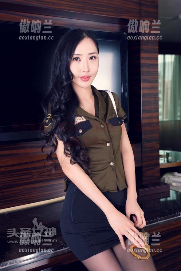 头条女神-刘瑾希 头条女神 - 刘瑾希:裸足全套,眼睛照顾你的想象力!
