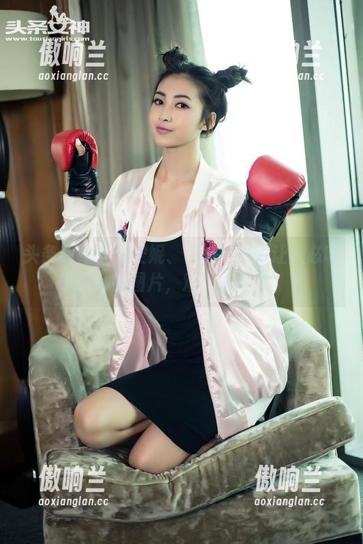 头条女神-樊安妮 头条女神 - 樊安妮、棉袜与一张让人必收藏的图片,难以抗拒啊