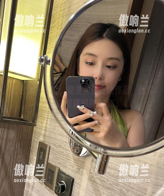 微密圈 - 哇哦，奶雯黑丝在线作品，我觉得我的眼睛都在XXX。