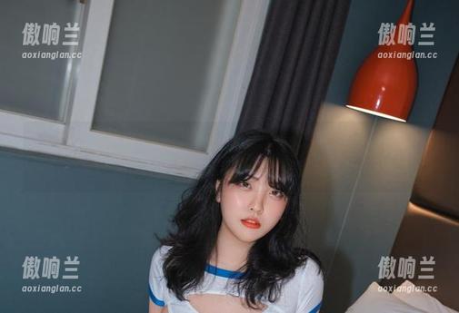 宋哈娜(송하나)的BLUECAKE，谁还需要正式派对，就看这“公仔”cos！