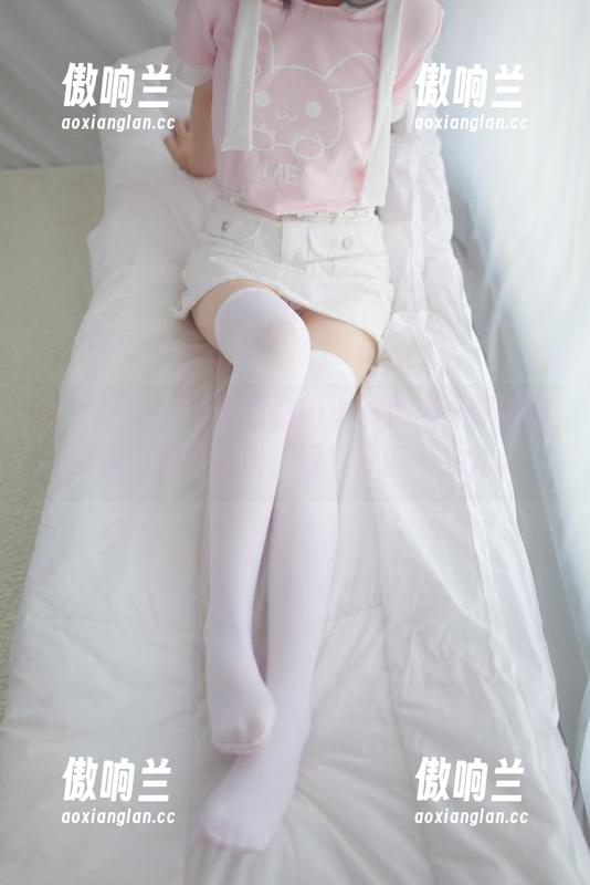 少女秩序-小满 少女秩序 - 不可思议的小满美脚,原图与资源的绝妙结合,好想停留一会儿。