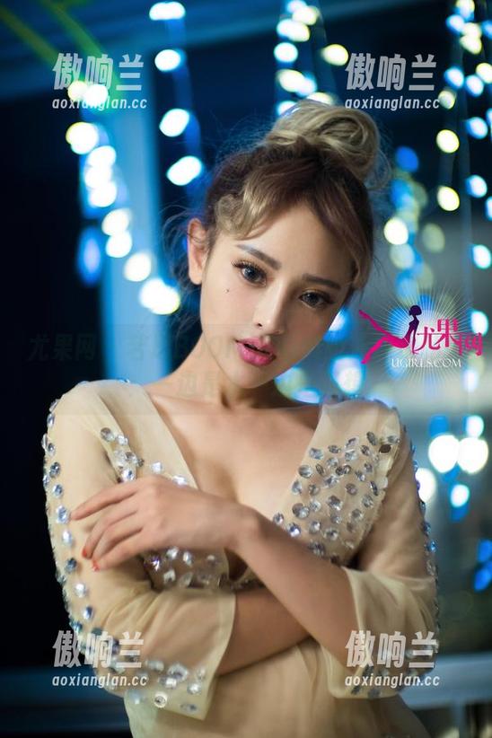 尤果网-若彤BOOMBOOM 尤果网 - 若彤BOOMBOOM的死库水私拍:一边是水一边是狂想