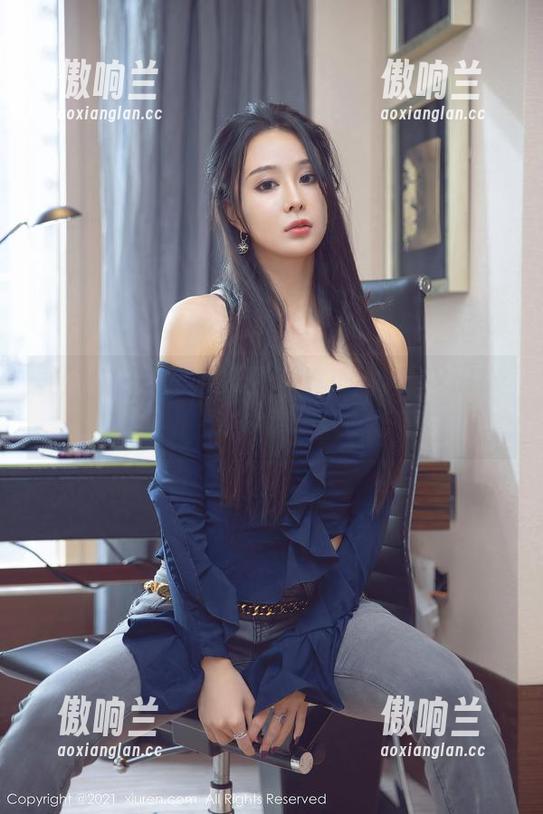 尤蜜荟-严利娅Yuliya 尤蜜荟 - 水蜜桃与裤里丝:严利娅Yuliya的私拍写真随笔