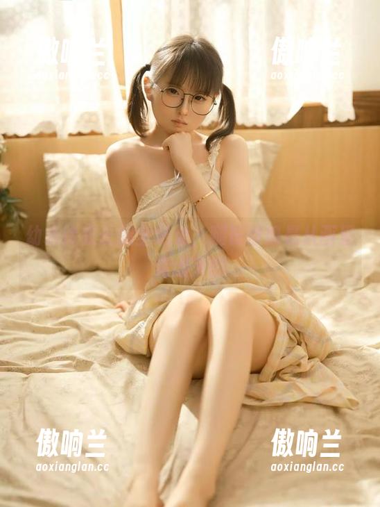 幼水铃衣 幼水铃衣长腿全纪录,腿长得像是从画里走出来的