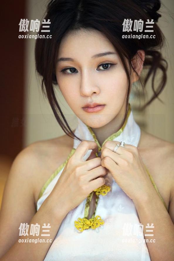 推女郎-李七喜 推女郎 - 在线带来的李七喜旗袍,高清细节让人想再多看一眼。
