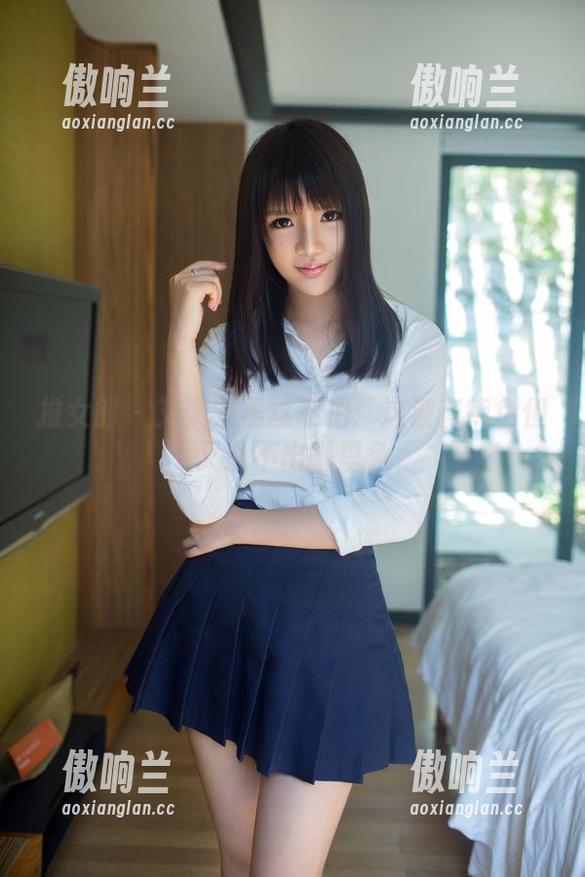 推女郎-艾栗栗 推女郎 - 艾栗栗黑丝私拍:这波有点色但又说不出哪里色