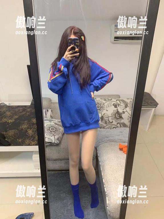提袜少女 微密圈 - 私房运动图集里的提袜少女,嗯……这是在追求健康吗?