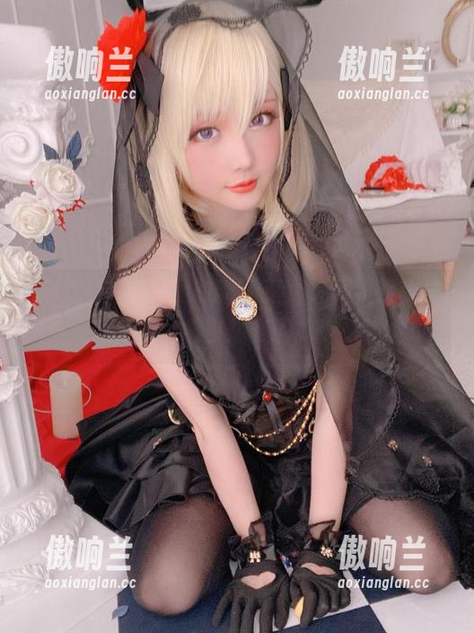 星之迟迟 好吧,星之迟迟的新春巫女写真果然犯规,原图直接引爆我的好奇心!