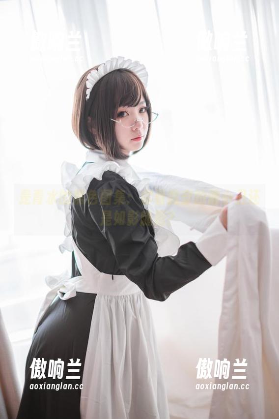 是青水 是青水的黑色图集:你看我穿的像小丑还是如影随形?