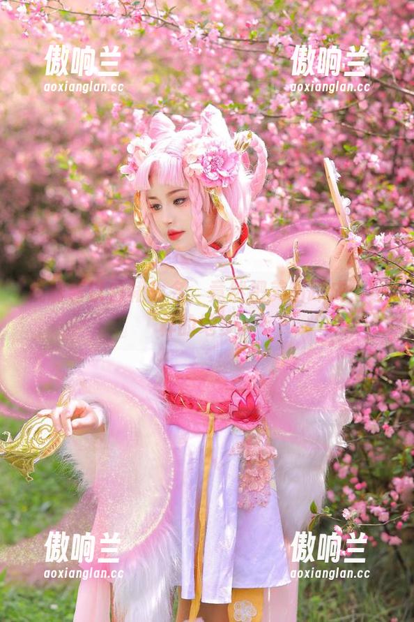 桃暖酱 桃暖酱以白裙为名,竟然把美图踩成了这样的地步。