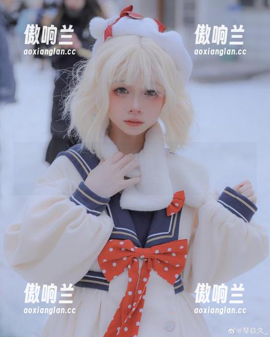 清青琴玖 清青琴玖的泳池水花四溅,图库里的每张图都让我意外,分享时候总想多说几句。
