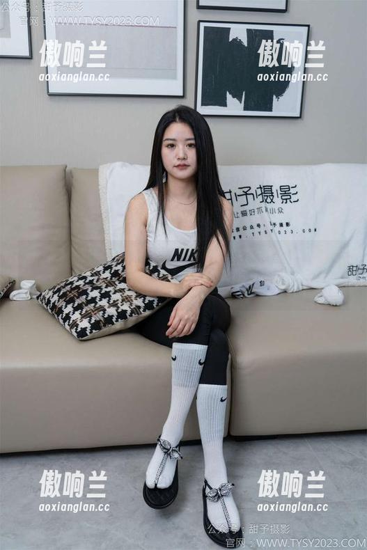 甜予摄影-璇璇 甜予摄影 - 原图和套图的吊带传奇:璇璇,爱与慵懒的碰撞。