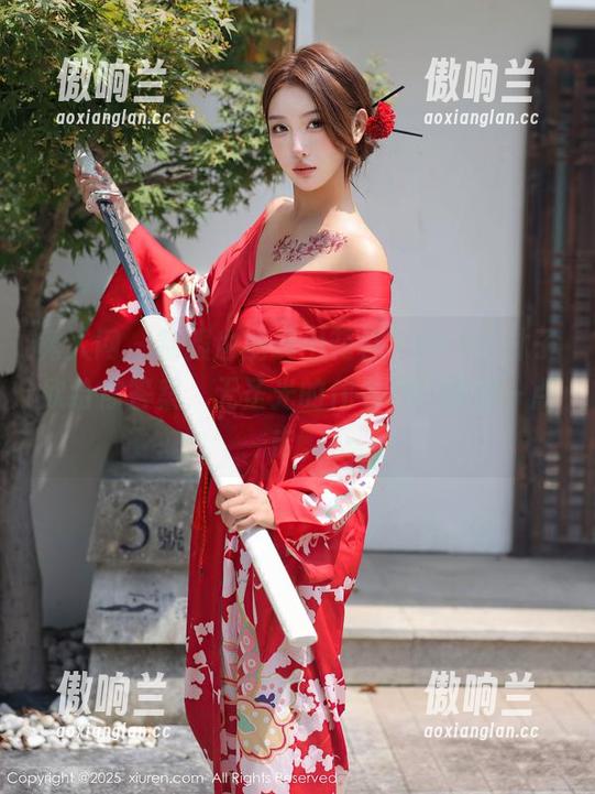 秀人网 - 制服也能玩出花样？Betty林子欣给你答案，无圣光的代名词！图包一点击。