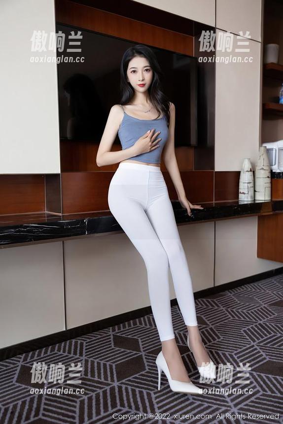 秀人网-laura阿姣 秀人网 - 把双眼都放进laura阿姣的红裙里,最新写真集来一打!