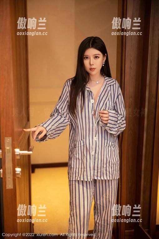 秀人网-安妮Tess 秀人网 - 安妮Tess的职业装:成熟女神的工作手册更新啦