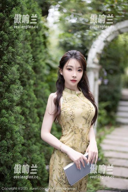 秀人网-安然Maleah 秀人网 - 为何安然Maleah的旗袍写真能成为我的新资源?