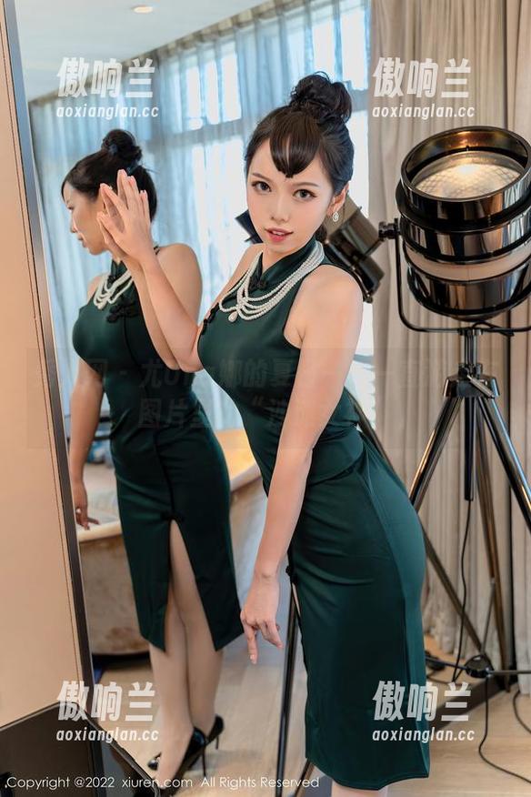 秀人网 - 尤Una娜的夏日——一直游走在图片里的“沙滩女神”