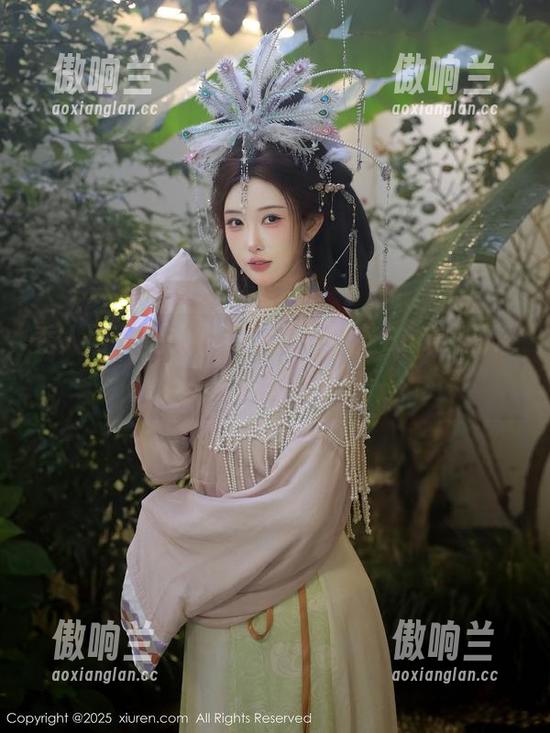 秀人网 - 私人小天地：徐莉芝Booty的浴室更新合集