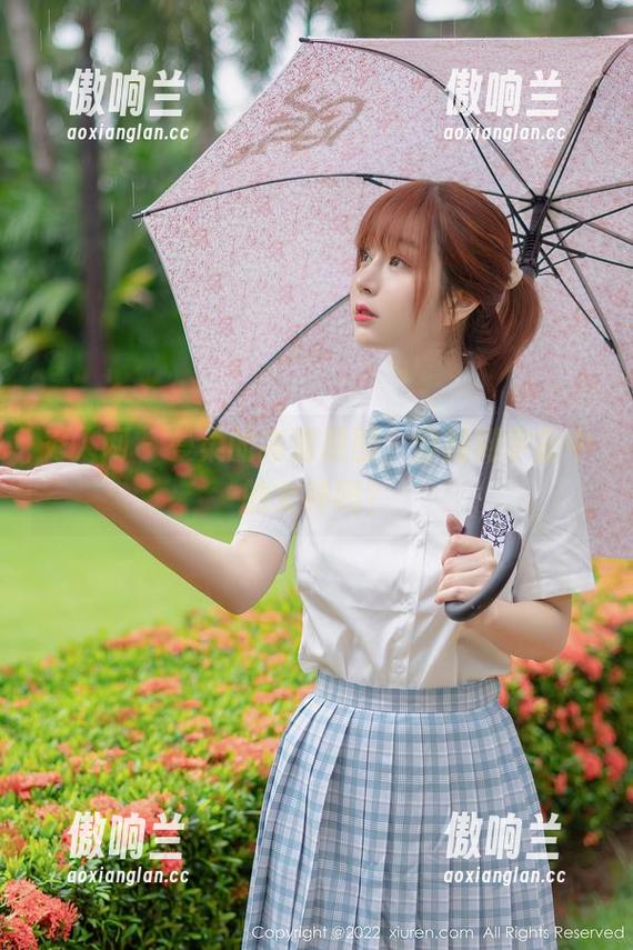 秀人网-曼柔 秀人网 - 曼柔的高清原图,穿越到宇宙中的女神吗?