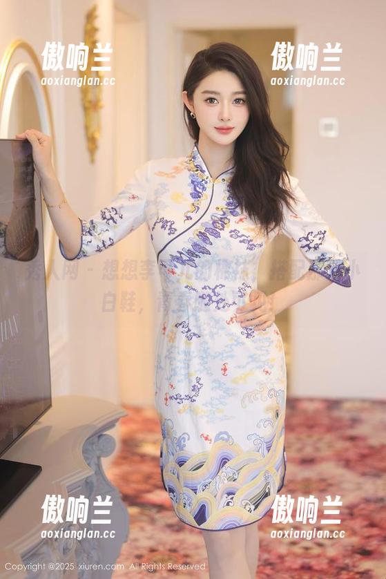 秀人网-李可儿 秀人网 - 想想李可儿的棉袜,搭配那双小白鞋,青春随处可见!
