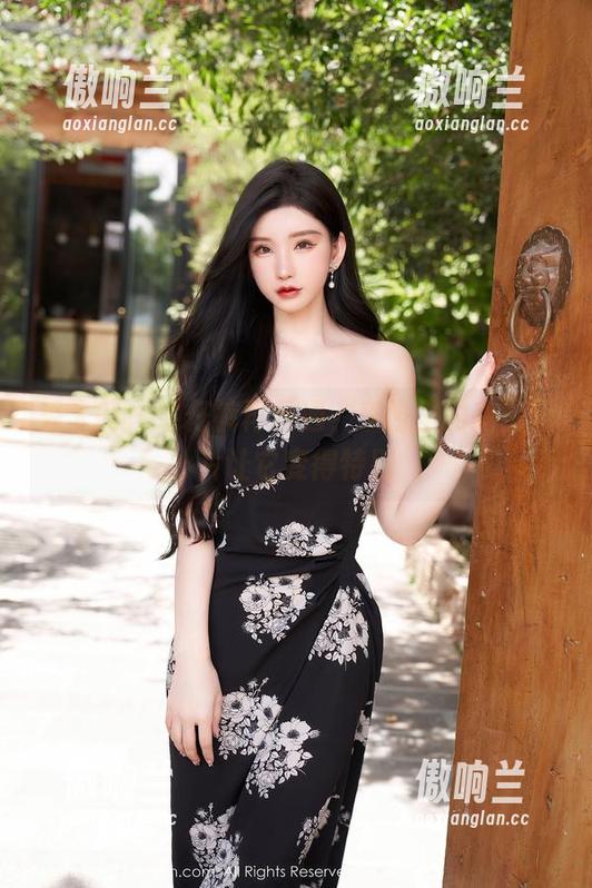 秀人网-爱酱里 秀人网 - 牛仔裤再普通,爱酱里的高清照片让它变得特别