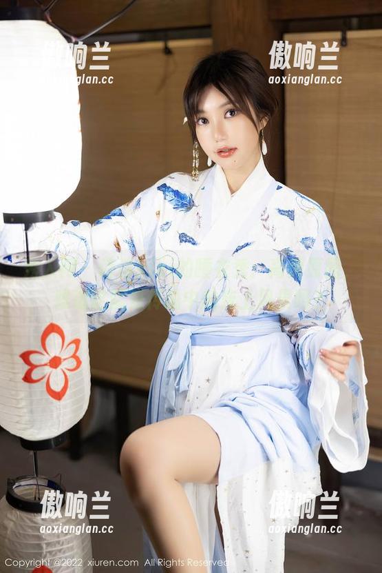 秀人网 - 诗诗kiki的睡衣秀：高清原图，难道这就是传说中的床上风景吗？