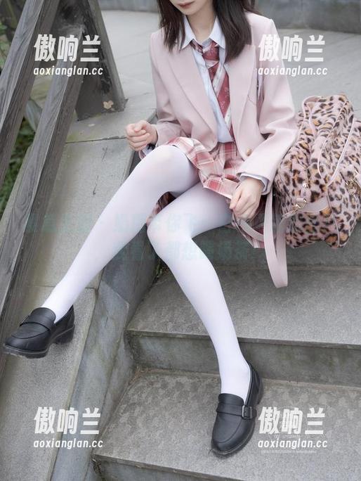 紧急企划-奶糖 紧急企划 - 奶糖带你飞:白色更新的图片,我看了都想喝奶茶!