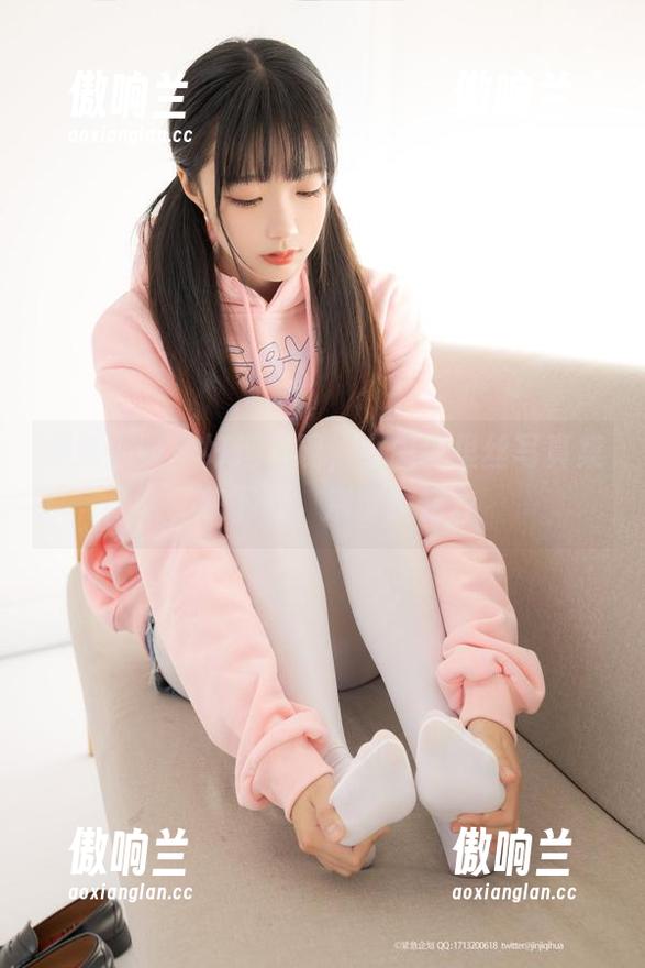 紧急企划-小恩 紧急企划 - 好运再现,小恩裤里丝写真集,快下载,别留遗憾。