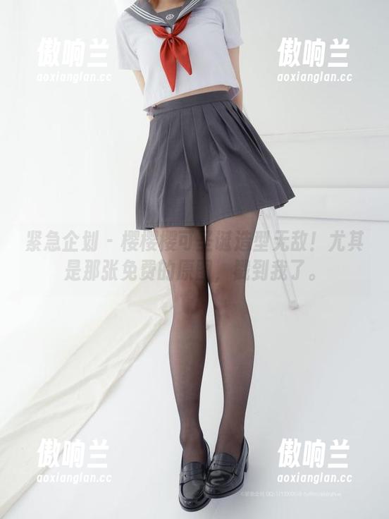 紧急企划-樱樱樱可 紧急企划 - 樱樱樱可圣诞造型无敌!尤其是那张免费的原图,戳到我了。