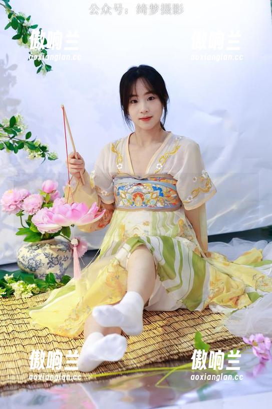 绮梦摄影-小艺 绮梦摄影 - 小艺的作品,让我们来一睹少女的脆弱和坚强,尽管我感觉这只是表面。