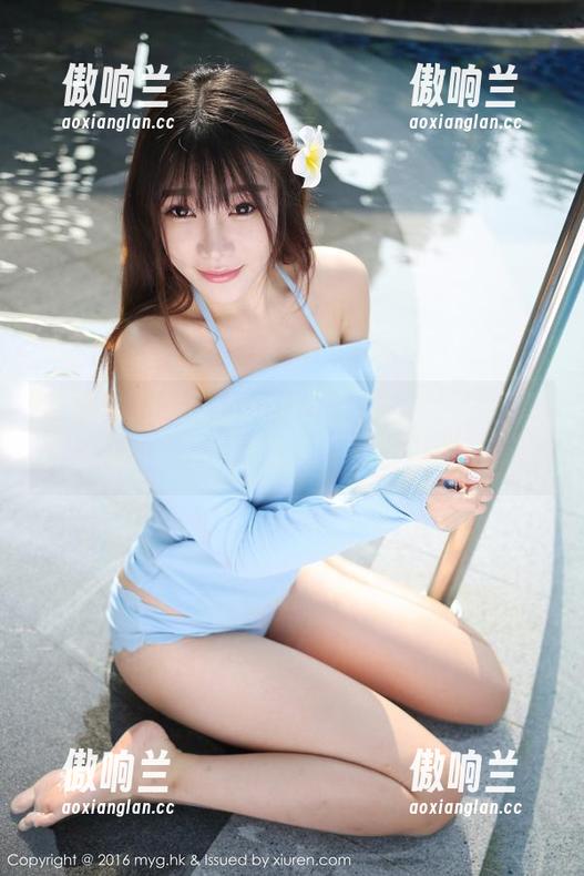 美媛馆-佘贝拉bella 美媛馆 - 佘贝拉bella的泳池之旅:原图多重视角,不小心变成“水滑梯表演”。